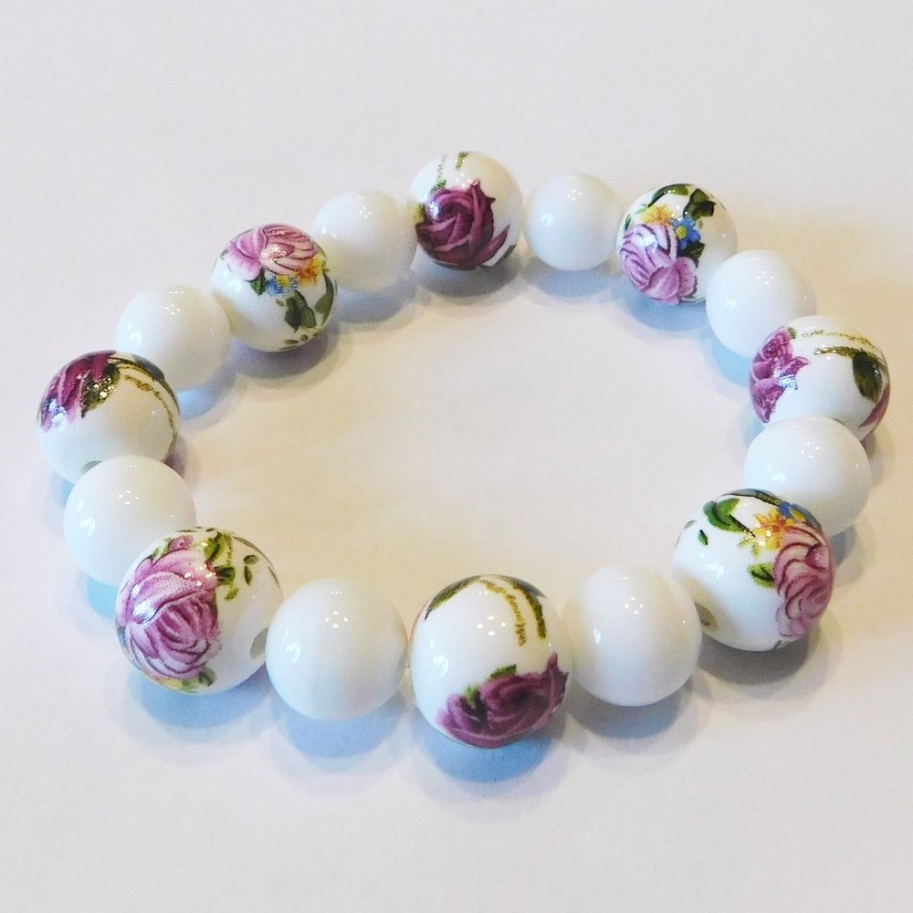 Handmade White Floral Glass Beaded Stretch Bracelet - 6.5"